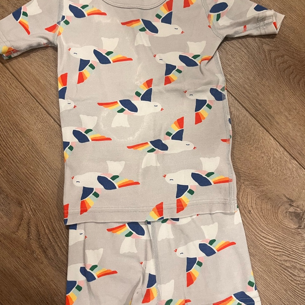 Hanna Andersson Gray and Red Pajama Sets with Modern Design
